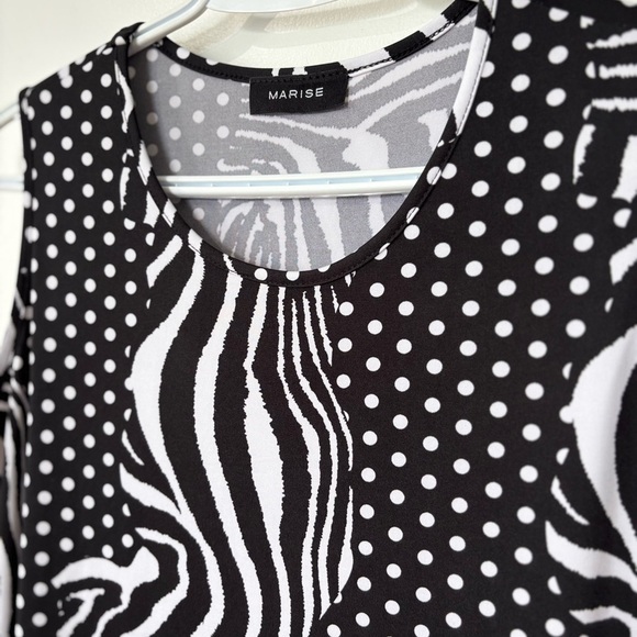 🎉4/30$🎉Marise Monochrome Abstract Dress - Size Small - Picture 2 of 5
